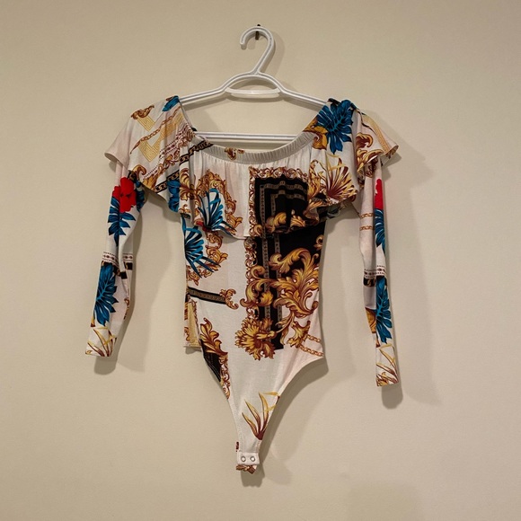 Guess Off the Shoulder Bodysuit - Picture 3 of 8